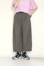 　trois （トロア）　ナイロン バレルパンツ　T261-87044