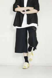 OKIRAKU　（オキラク）　button side slit culottes　BF20702