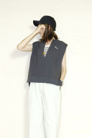 TRANOI. 　TORA キーネックVEST　240J202charcoal