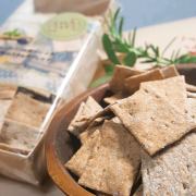 アフィネオシャンパーニュロゼ チーズ専門店 キャトルフォイユ