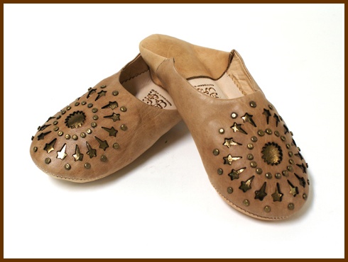 スタッズラウンドバブーシュ