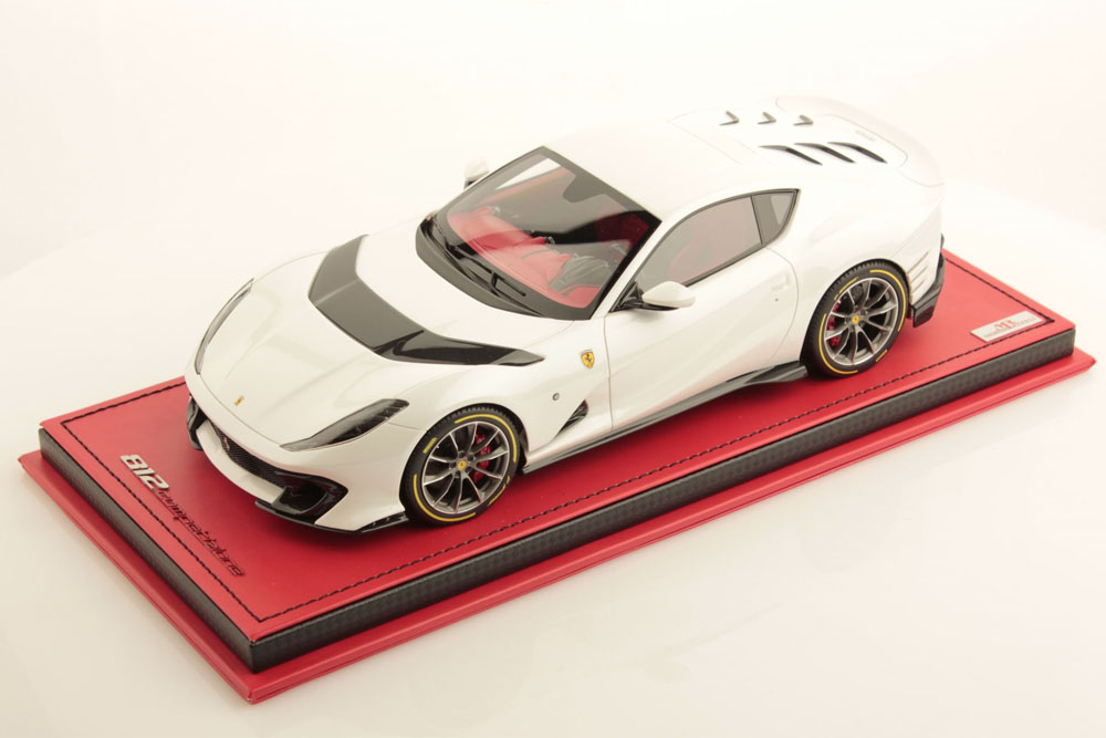 MR collection FE033B 1/18 Ferrari 812 Competizione Bianco Italia