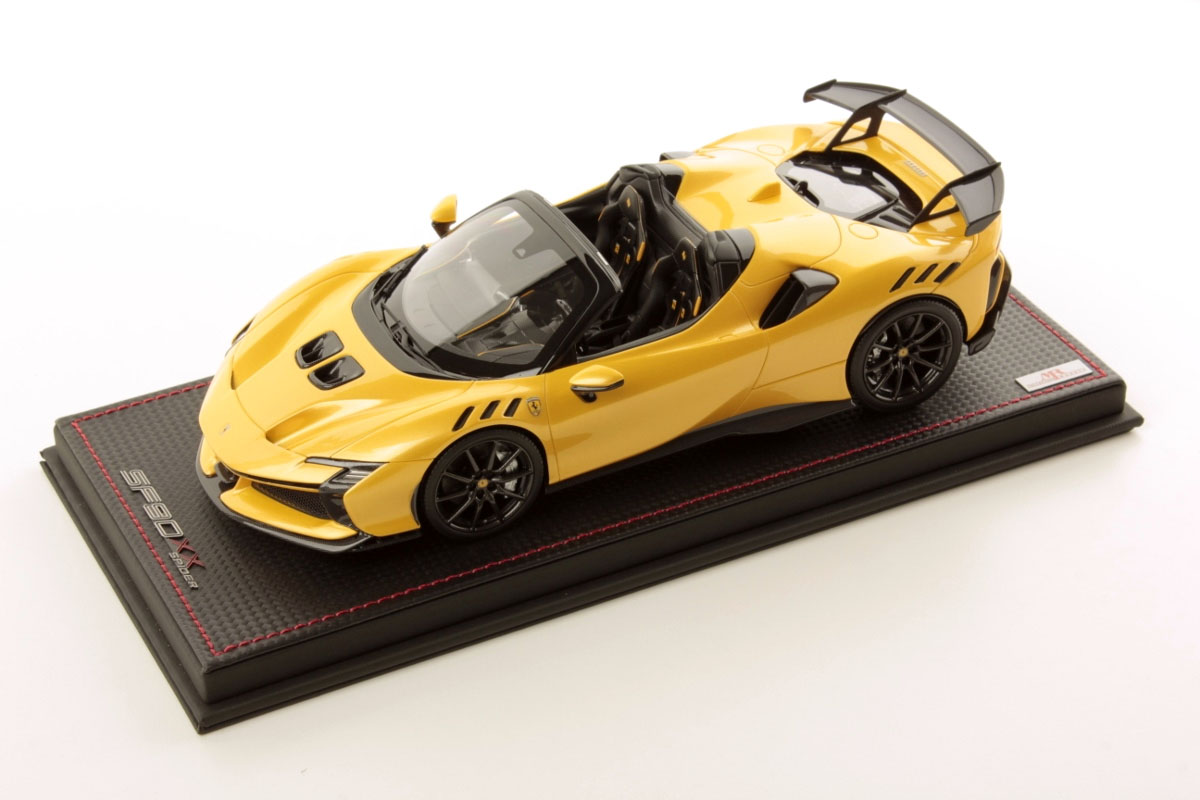 ** 予約商品 ** MR collection FE042E 1/18 Ferrari SF90 XX Spider Giallo Tristrato