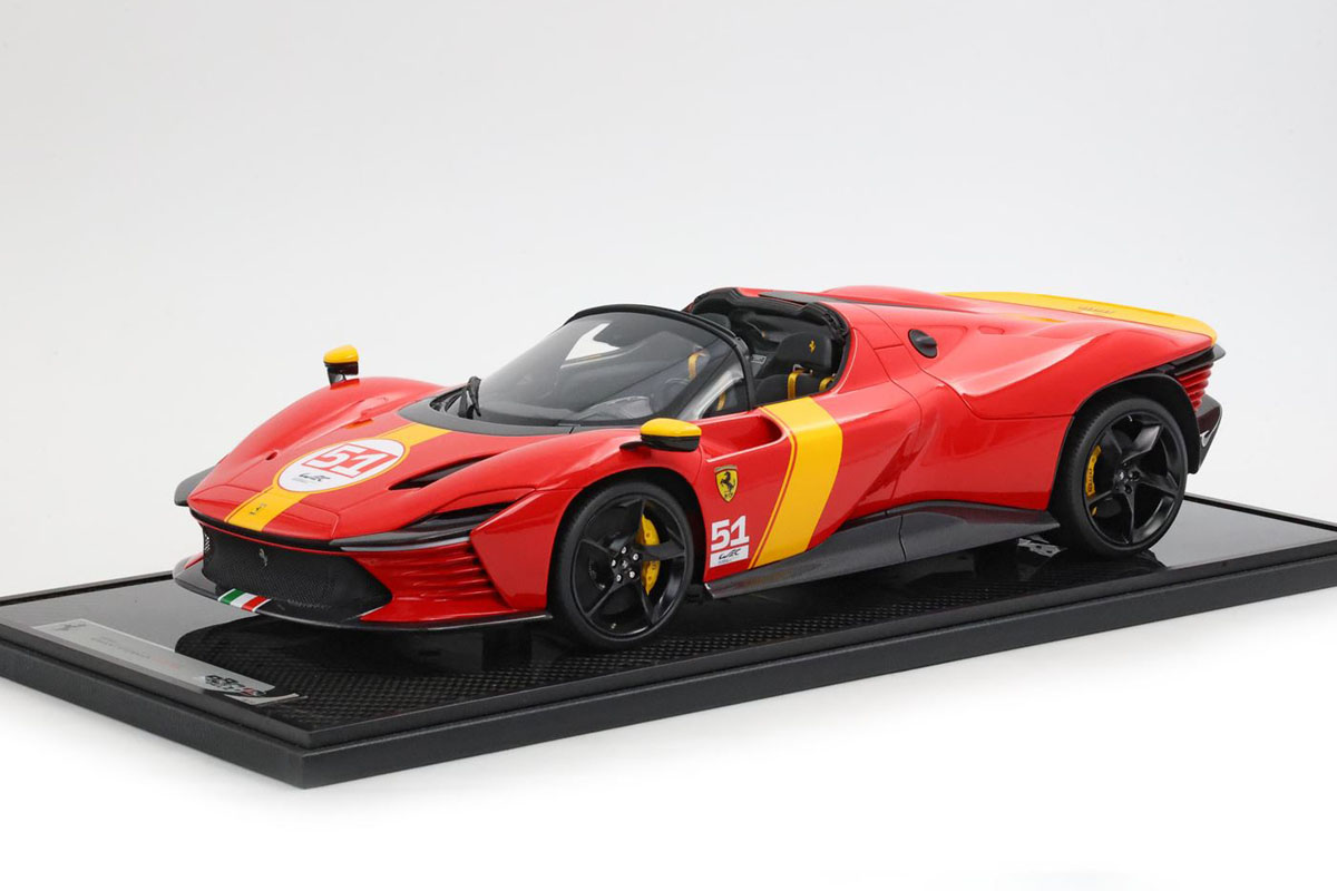 BBR1217LM51 1/12 Ferrari Daytona SP3 Serie Icona (Open roof) 499P Livery