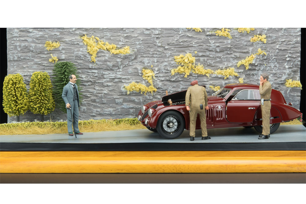 【お取り寄せ商品】 CMC A017 Alfa Romeo 8C 2900B Road service Diorama Limited Edition 500 pcs