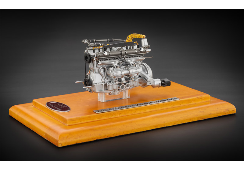 【お取り寄せ商品】 CMC M131 1/18 Alfa Romeo 8C 2900B エンジン ディスプレイケース付き
