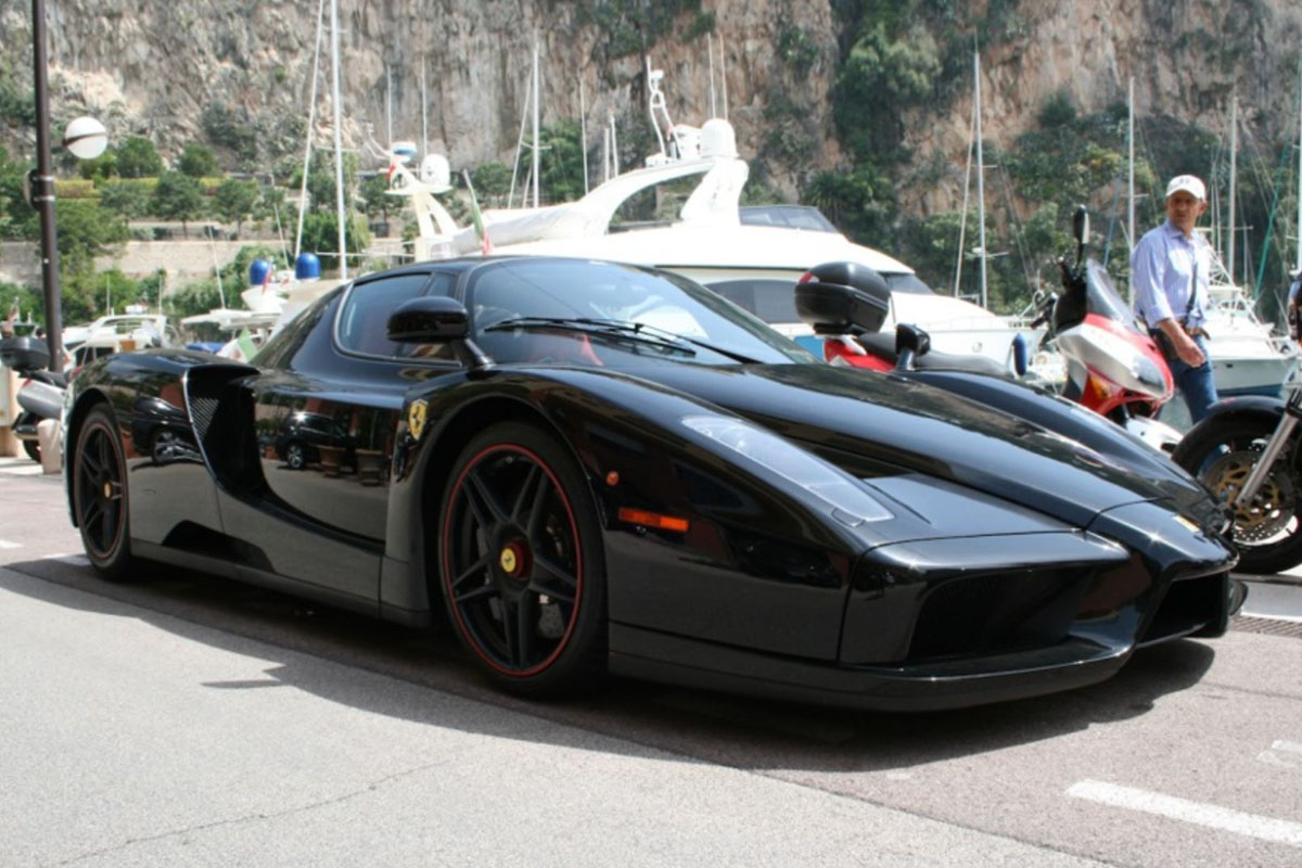 ** 予約商品 ** BBR HE182509BDIE 1/18 Ferrari Enzo Nero DS - Black/Red wheels (Diecast Full Open)（ケース付）