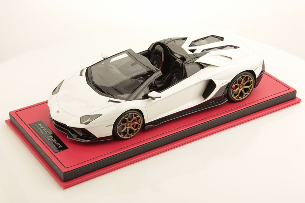 MR collection LAMBO051D 1/18 Lamborghini Aventador Ultimae Roadster Bianco Asopo / Carbon Pack