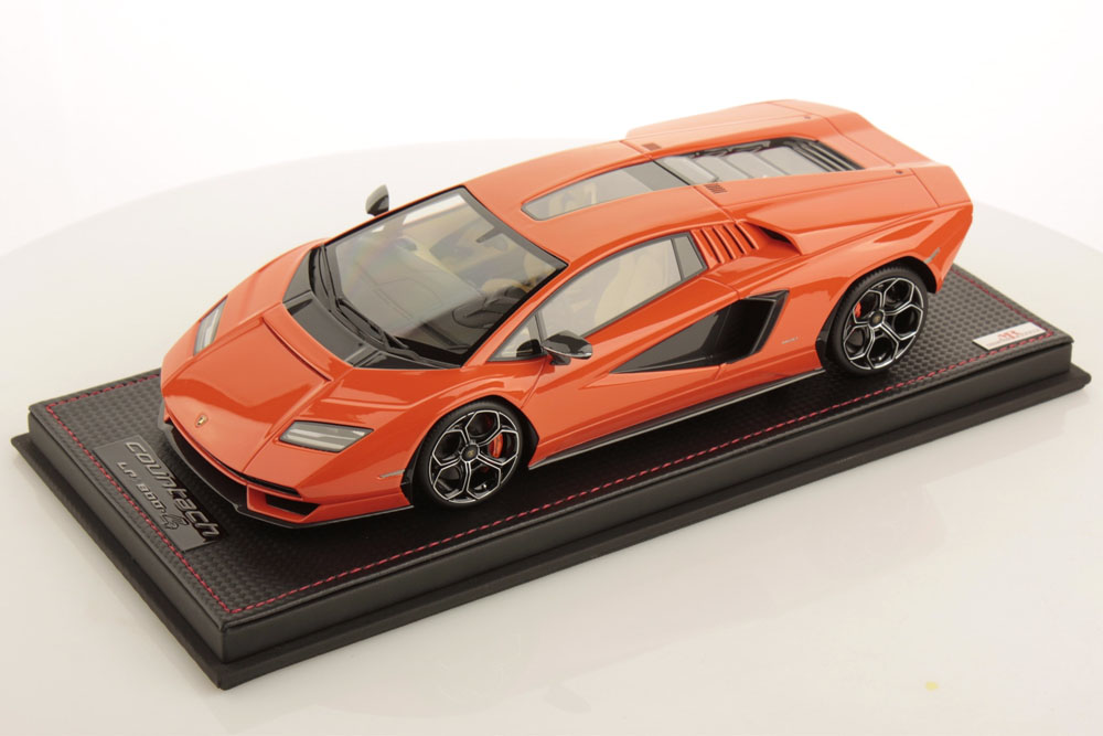 MR collection LAMBO052E 1/18 Lamborghini Countach LPI800-4 Arancio