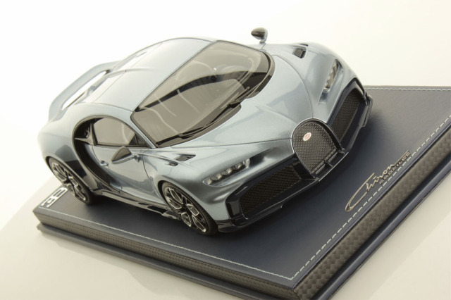 Bugatti Chiron Profilée 1:18 model car MR Collection BUG016A