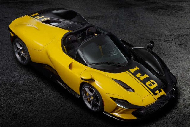 ** 予約商品 ** MR collection FE036SE6 1/18 Ferrari Daytona SP3 Giallo Modena / Shiny Carbon limited 99pcs