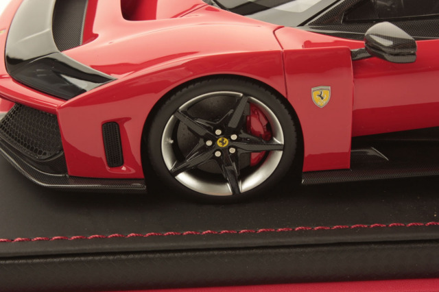 FE045G 1/18 Ferrari F80 Rosso Scuderia ミニカー専門店 ラクーンオート