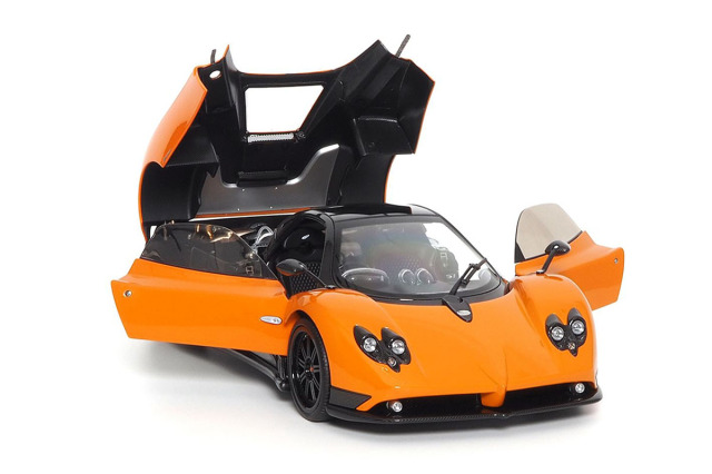 新発売 全開閉 Almost Real 1/18 パガーニ ゾンダ ミニカー 850409001-1.jpg