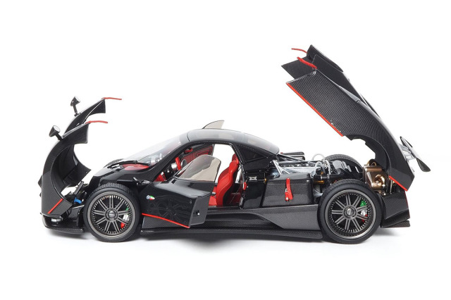 BBR - Almost Real 1/18 Pagani Zonda F (Diecast full open) Gloss