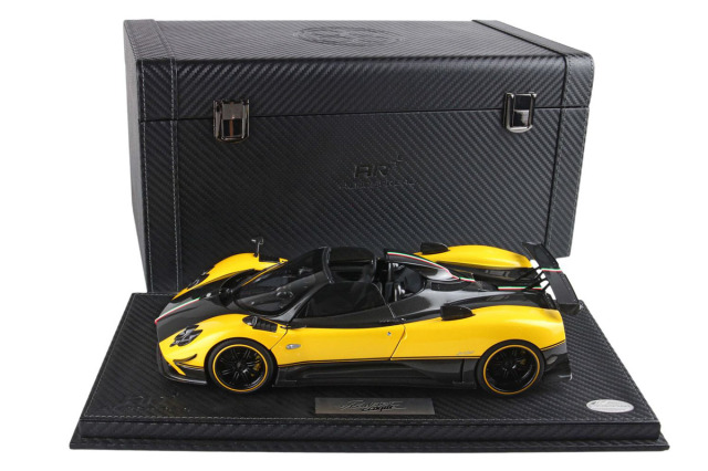 BBR - Almost Real 1/18 Pagani Zonda Cinque Roadster (Diecast full open) Giallo Ginevra - SPECIAL PACK