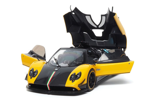 予約商品 ** BBR - Almost Real 1/18 Pagani Zonda Cinque