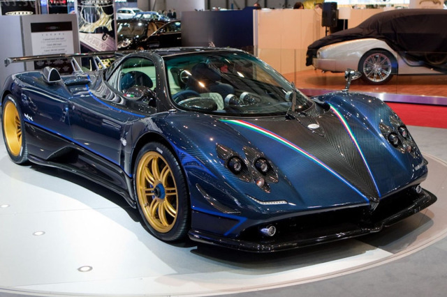 予約商品 ** BBR - Almost Real 1/18 Pagani Zonda Tricolore