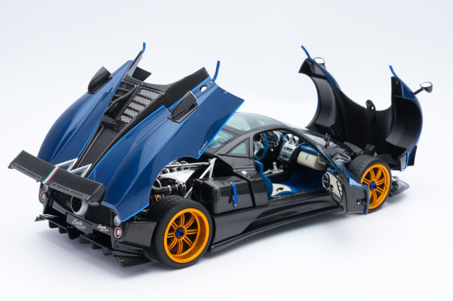 予約商品 ** BBR - Almost Real 1/18 Pagani Zonda Tricolore (Diecast