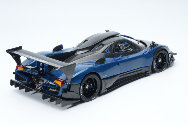 予約商品 ** BBR - Almost Real 1/18 Pagani Zonda Revolucion