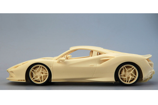 ALPHA Model 1/24キット AM02-0032 Ferrari F8 Tributo ミニカー