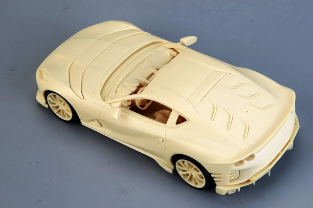 ALPHA Model 1/24キット AM02-0046 Ferrari 812 Competizione ミニカー
