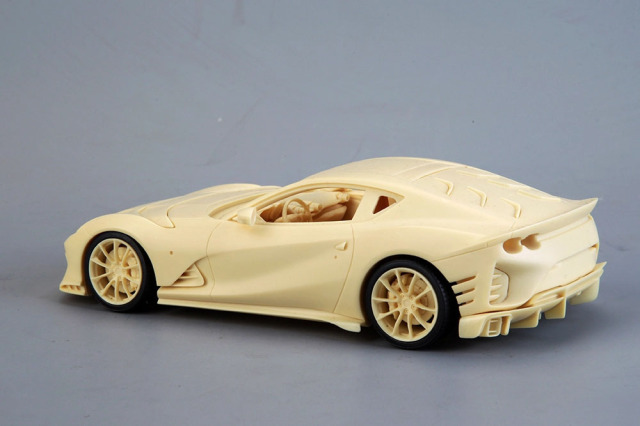 ALPHA Model 1/24キット AM02-0046 Ferrari 812 Competizione ミニカー
