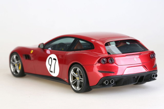 Ferrari GTC4 Lusso ミニカー 赤 Ferrari GTC4 Lusso ミニカー 赤