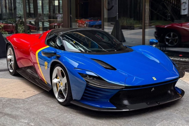 ** 予約商品 ** BBR1217MM 1/12 Ferrari Daytona SP3 Serie Icona Open Roof Tribute to Mille Miglia Fangio 1956 Limited 10pcs