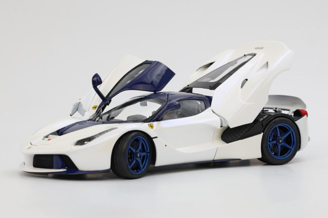 予約商品 ** BBR BBR182238DIE 1/18 La Ferrari Bianco Birdcage