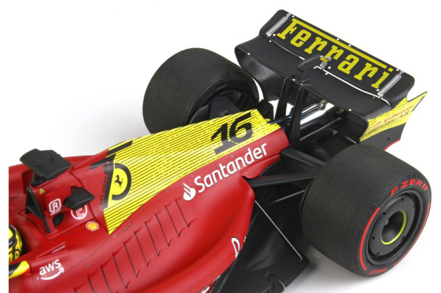 【新品未使用 イタリアBBR製】購入金額　57,200円 F1フェラーリ1/18 Amazon.com: BBR 1/18 - FERRARI F1-75 - Charles Leclerc