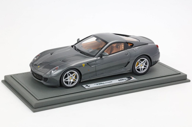 【お取り寄せ商品】 BBR1872B1V 1/18 Ferrari 599 GTB Fiorano 2006 Manual Gear Gurigio Silverstone - Cuoio Color Interior（ケース付）