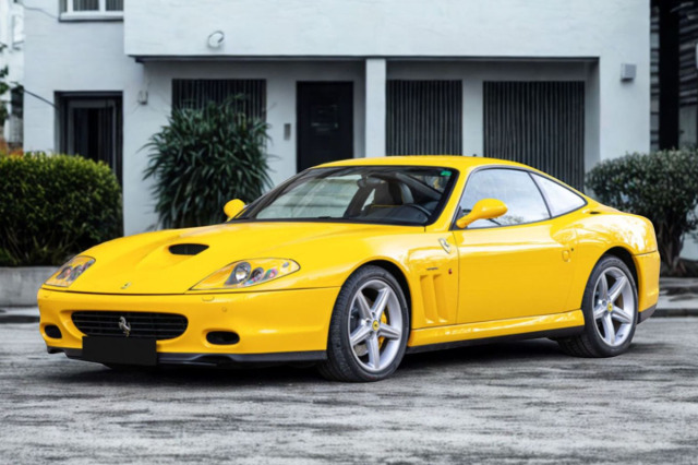 ** 予約商品 ** BBR1875DV 1/18 Ferrari 575M Maranello 2002 Giallo Modena - Black interior（ケース付）