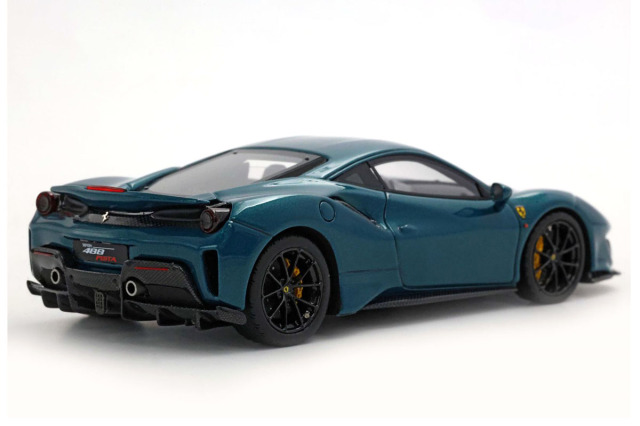 BBRC202BCST1 1/43 Ferrari 488 Pista Blu Capri Red Leather Base
