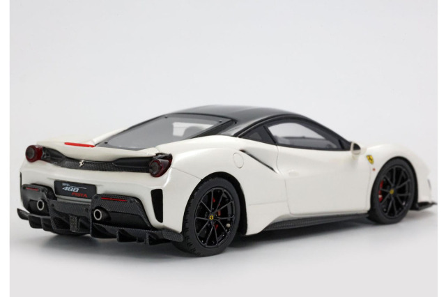 予約商品 ** BBRC202FW 1/43 Ferrari 488 Pista Bianco Fuji / Black