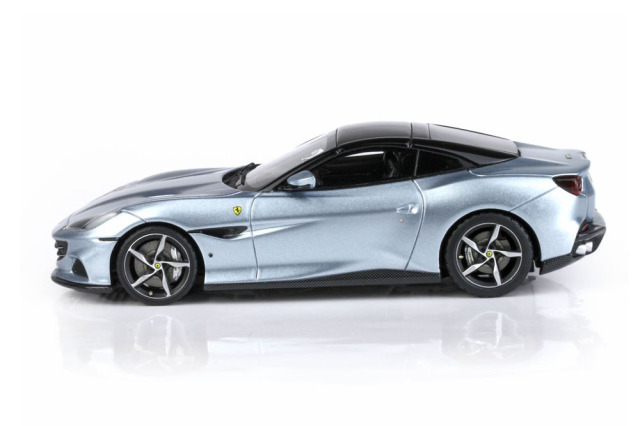 れ*み様 Ferrari Portofino ミニカー ポルトフィーノビアンコ お取り寄せ商品】 BBRC250C1 Ferrari Portofino M (Closed roof