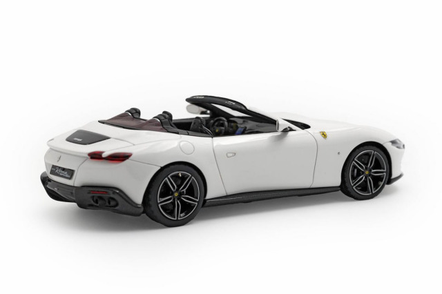 BBRC282D Ferrari Roma Spider Bianco Cervino / Black Rims Limited