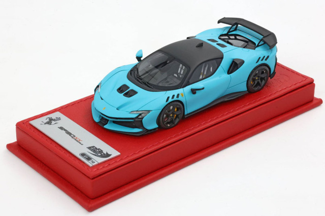 BBRC285SU22 Ferrari SF90 XX Stradale Baby Blue Matt / Matt Black Roof (Red Leather Base) Limited 10pcs
