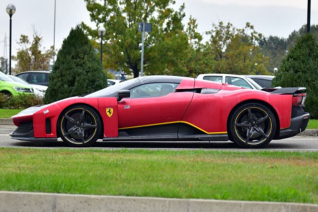 ** 予約商品 ** BBRC305P 1/43 Ferrari F80 Rosso Magma Matt / Yellow accents Limited 48pcs