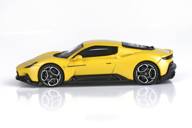 お取り寄せ商品】 BBR SC6405D 1/64 Maserati MC20 Giallo Genio