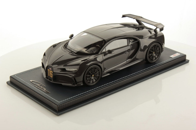 MR collection BUG13E 1/18 Bugatti Chiron Pur Sport Full Carbon Limited 99pcs