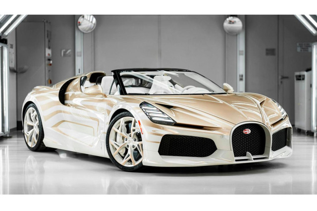 予約商品 ** MR collection BUG015SE2 1/18 Bugatti W16 Mistral