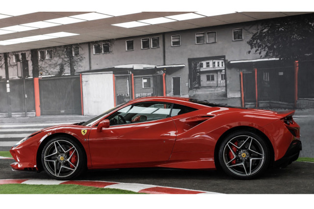 ** 予約商品 ** BBR Deluxe CDL653 1/43 Ferrari F8 Tributo Rosso Corsa