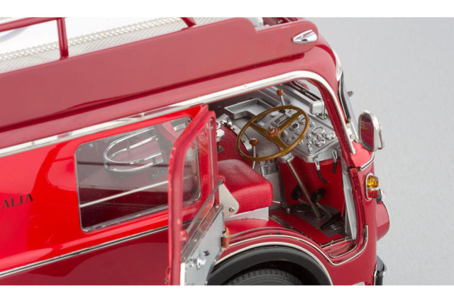 CMC M-084 1/18 Ferrari Renntransporter Fiat 642 RN2 Bartoletti