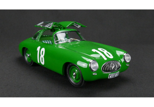 お取り寄せ商品】 CMC M158 1/18 Mercedes Benz 300SL Great Price of