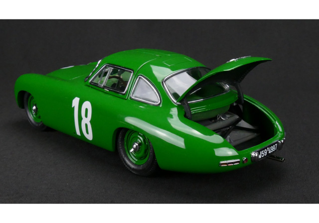 お取り寄せ商品】 CMC M158 1/18 Mercedes Benz 300SL Great Price of