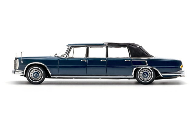 ミニカー　1/18 メルセデス・ベンツ W100 6ドア プルマン(メタリックミンクグレー) [M204] Amazon | CMC 1/18スケール メルセデス・ベンツ W100 6ドア