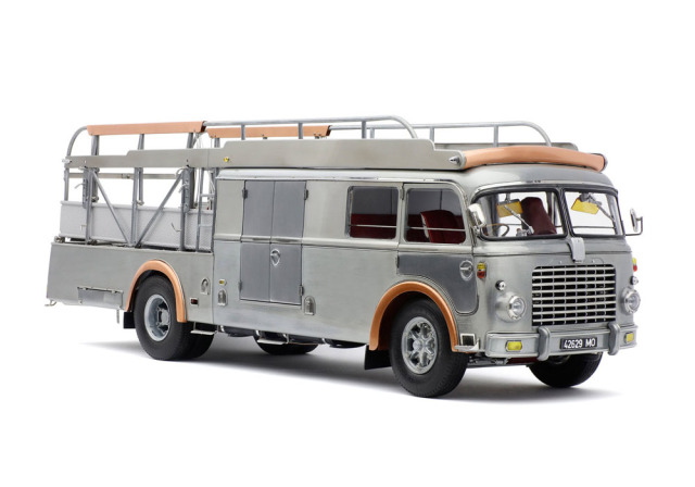 【お取り寄せ商品】 CMC M-271 1/18 Renntransporter Fiat 642 RN2 Bartoletti 1957 Clear Finish