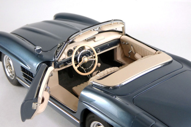 CMC M-283 1/18 Mercedes-Benz 300 SL W198 Hardtop Blue metallic