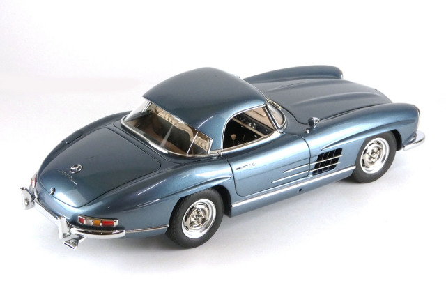 CMC M-283 1/18 Mercedes-Benz 300 SL W198 Hardtop Blue metallic