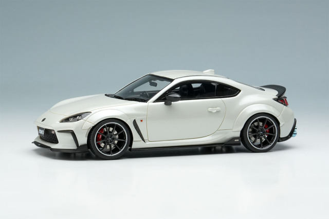 【お取り寄せ商品】 EIDOLON EM725B TOM'S GR86 Wide Body 2022 Crystal White Pearl Limited 50pcs